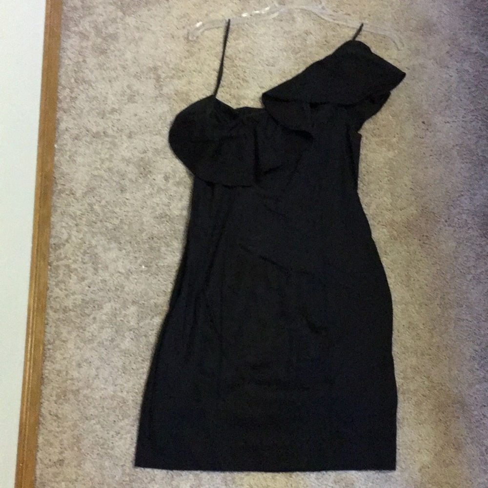 H &M one shouldered ruffle top